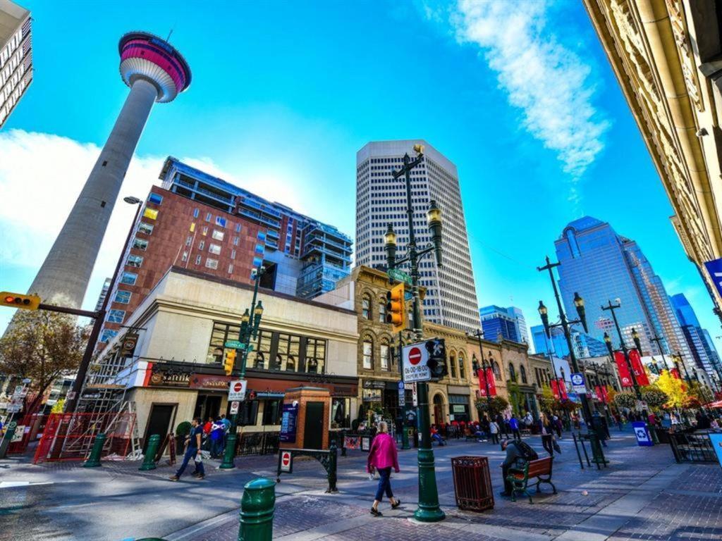 A Spacious Downtown 1-Bed Suite Calgary Exterior photo