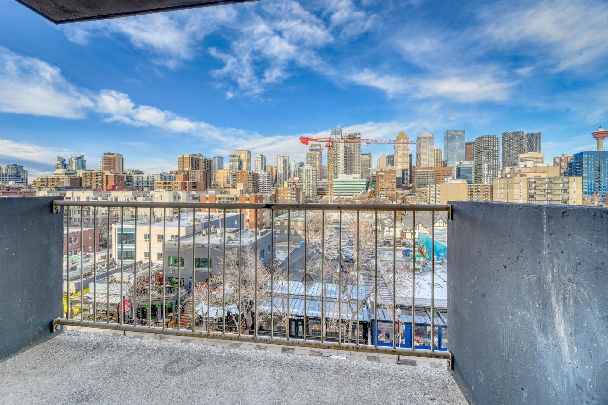 A Spacious Downtown 1-Bed Suite Calgary Exterior photo